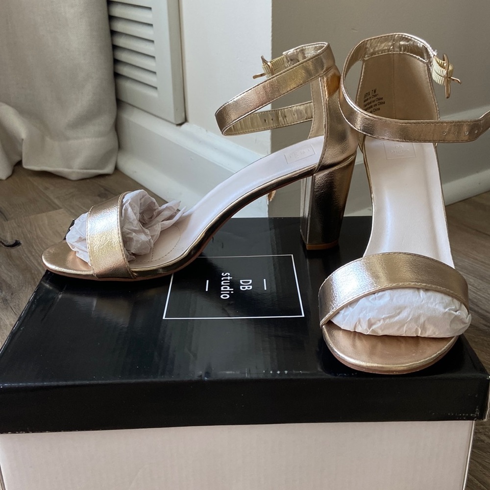 David's Bridal Rose Gold Block Heel Sandals - Picture 2 of 3